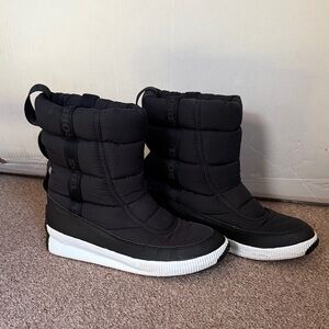 Sorel Black Winter Boots with White Soles